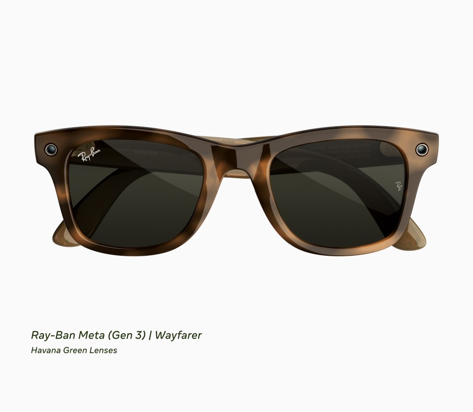 Ray-Ban Meta Gen 3, modelo Wayfarer, con montura marrón y lentes oscuros sobre fondo blanco.